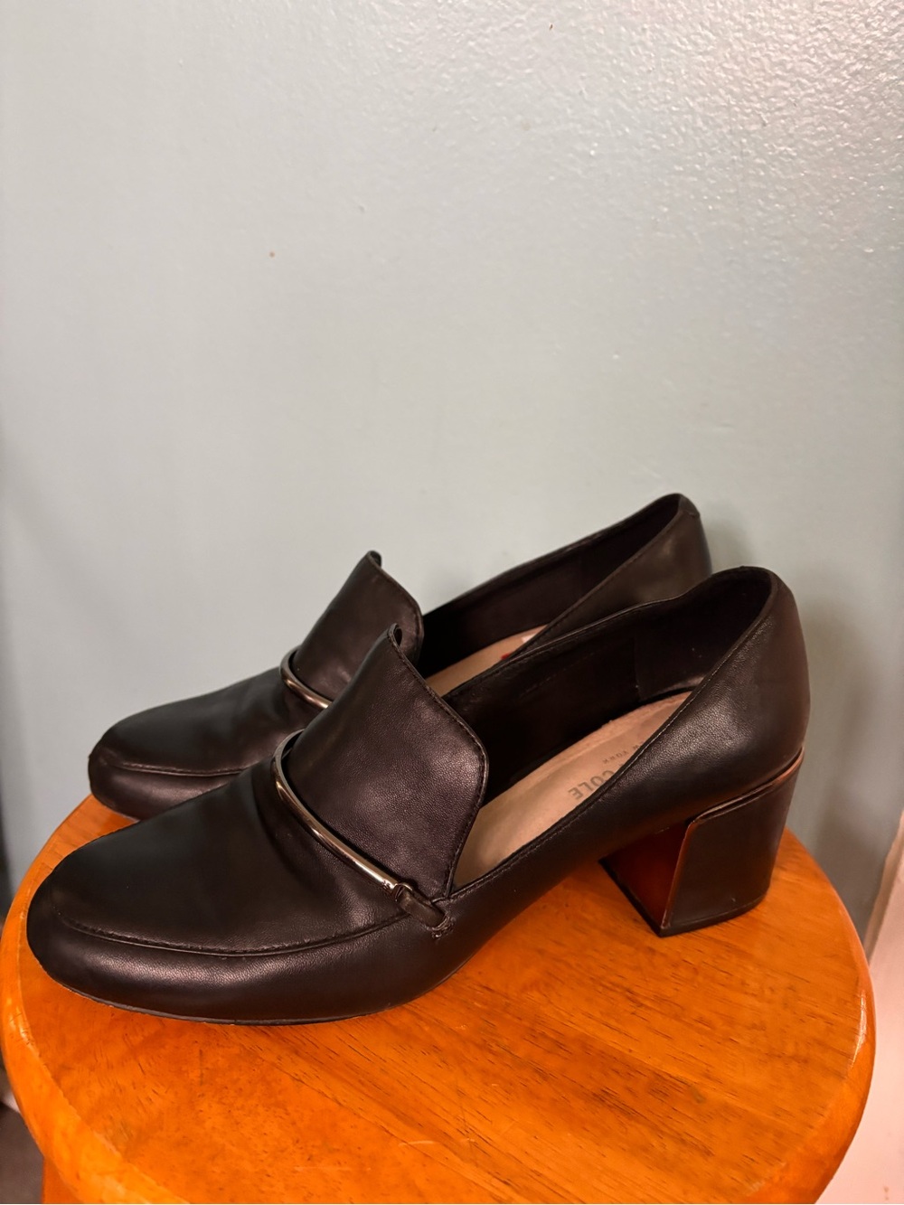 Kenneth Cole Daphne Classic Black Leather Block-Heel Loafers size 8.5
